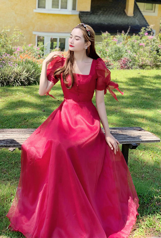 Đầm xòe công chúa ren thêu hoa thủ công màu đỏ tươi  Đầm xòe đẹp
