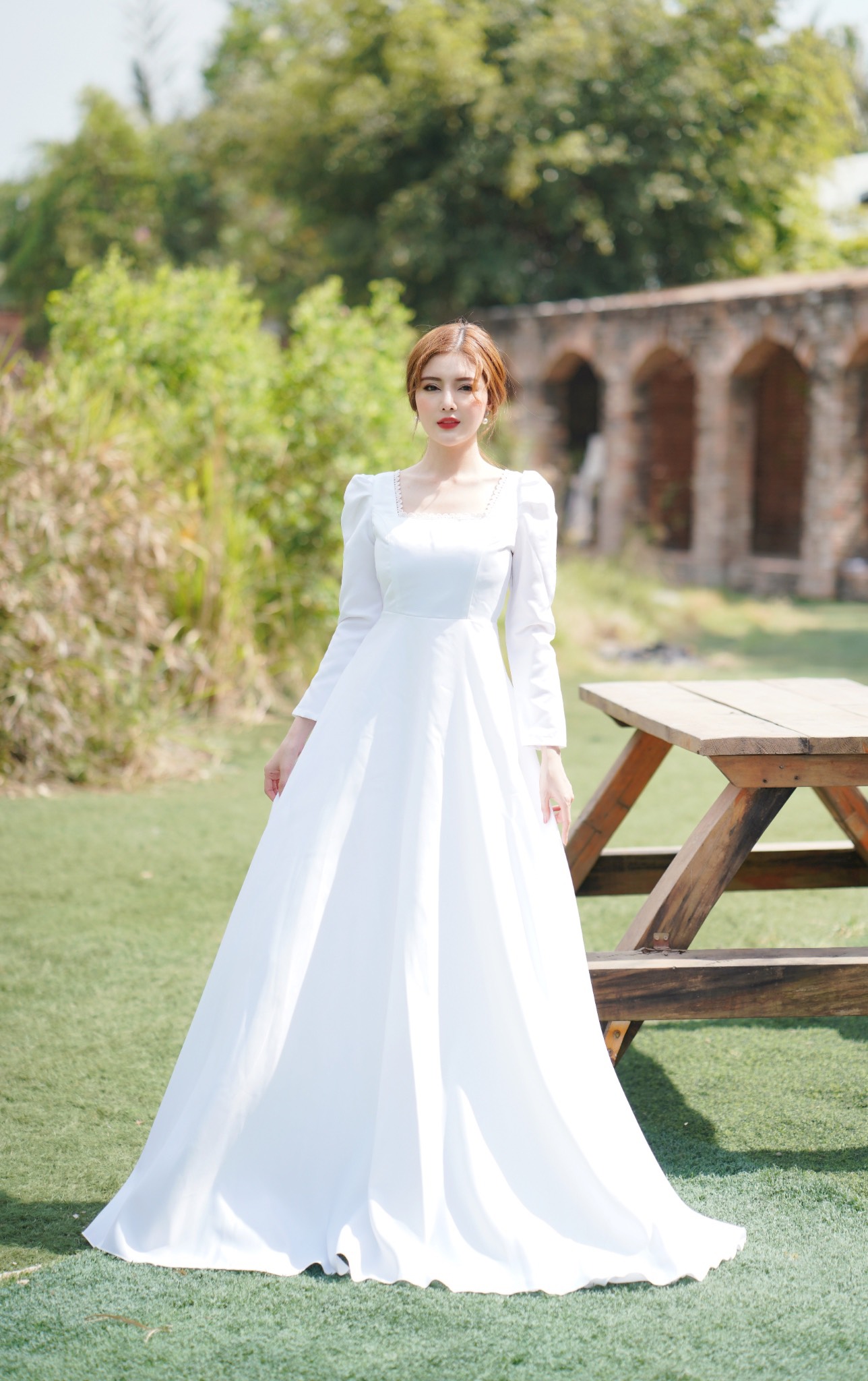 10 mẫu váy cưới dạ hội xinh đẹp và thuận tiện cho cô dâu