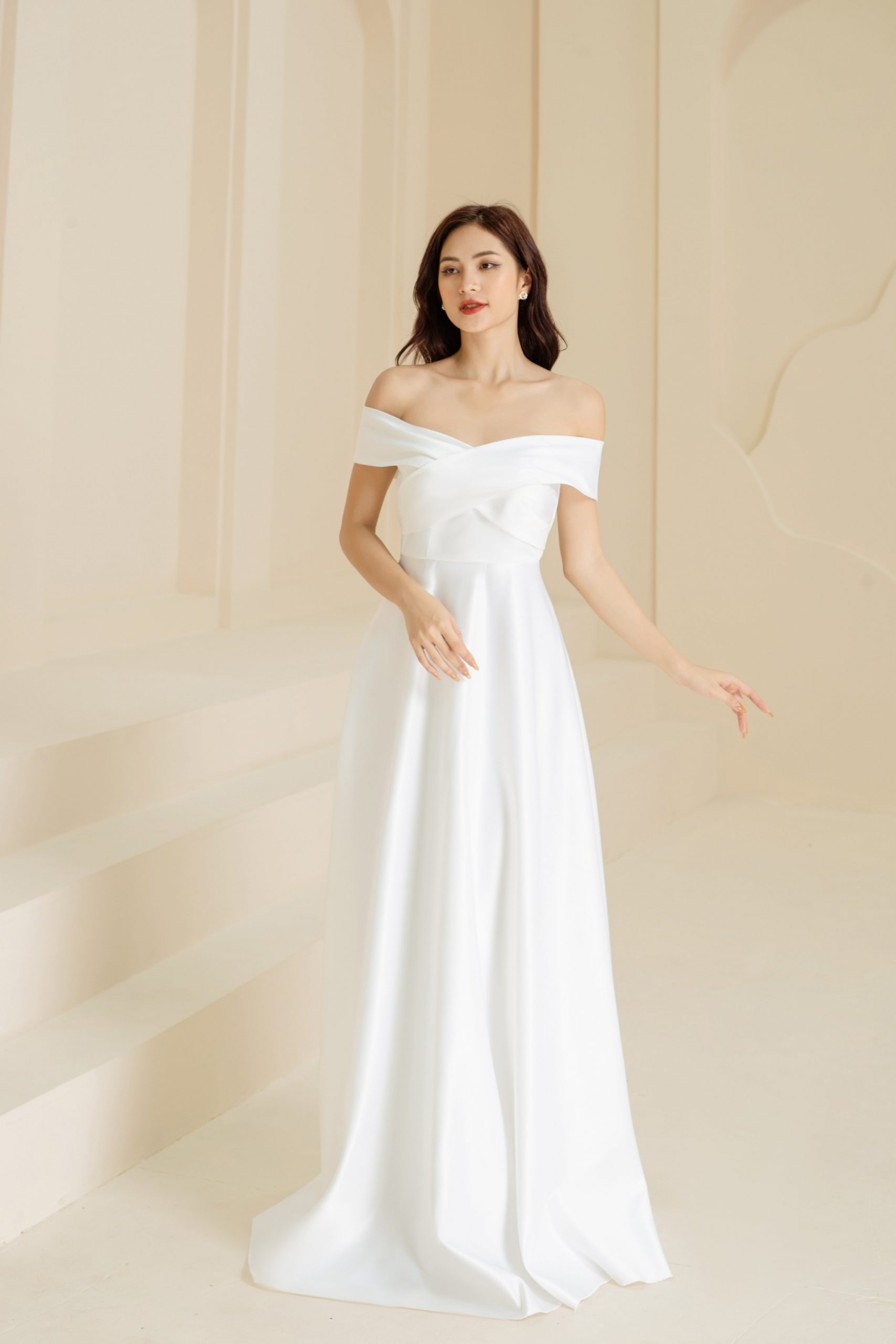 Đầm dạ hội trắng dáng xoè thiết kế tay dài sang trọng - D547