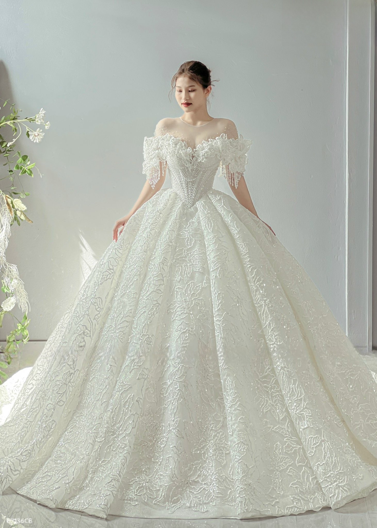 Váy cưới trễ vai công chúa trending – Tu Linh Boutique