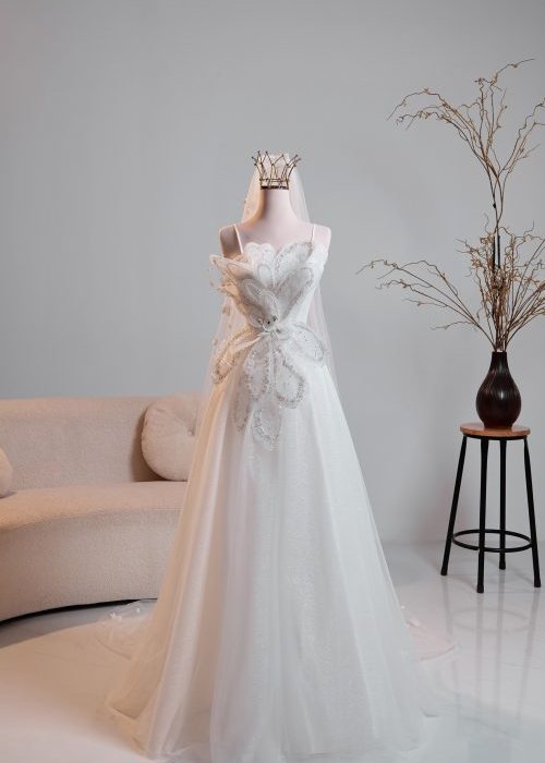 Váy Cưới Cup Ngực Kim Sa Kèm Kết Hoa