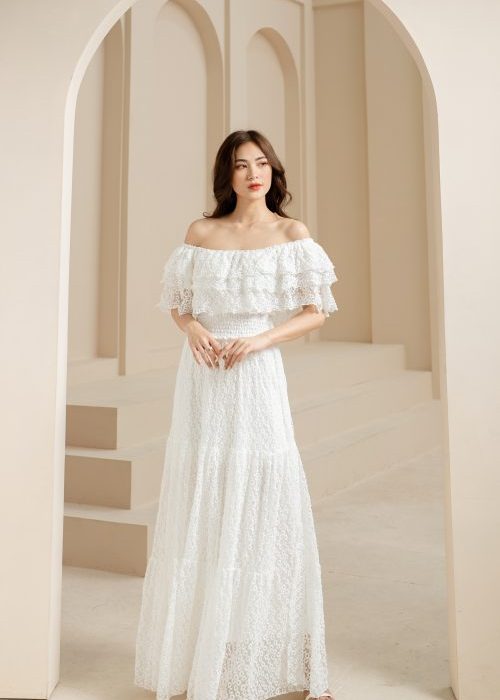 Đầm Maxi Trễ Vai Ren Trắng Thiết Kế Bèo Tầng
