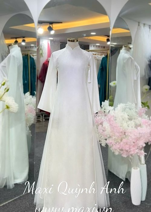 Áo Dài Cách Tân Gấm Trắng Form Suông