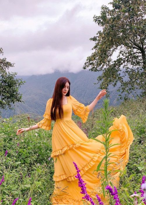 Maxi Du Lịch Đan Lưng Vàng