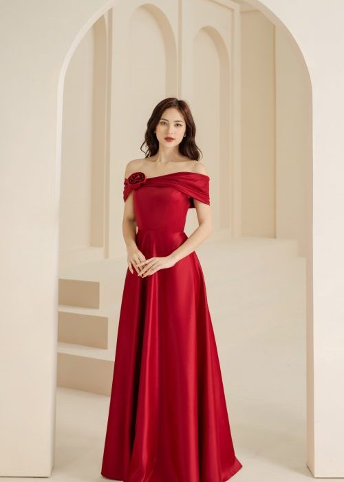 Đầm Dạ Hội Trễ Vai Hoa Hồng Ngực Đỏ