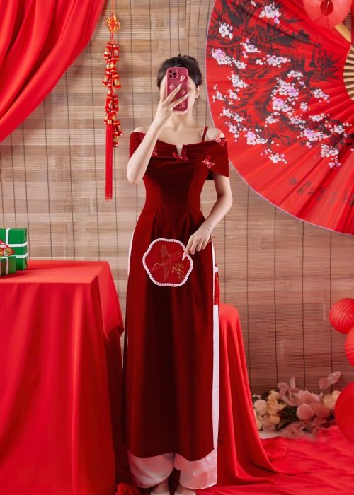 Áo Dài Cách Tân Đỏ Nhung Trễ Vai Cao Cấp