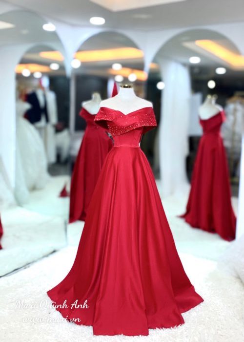 Váy Dạ Hội Trễ Vai Đính Ngọc Đơn Giản