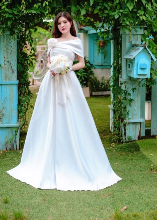 Váy Dạ Hội Trễ Vai Hoa Hồng Ngực Trắng Nhẹ Nhàng