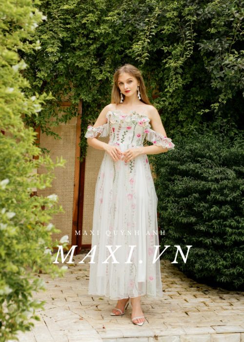 Đầm Dạ Hội Trắng Thêu Nổi Sang Trọng