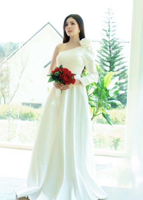 Đầm Dạ Hội Trắng Phi Chéo Vai