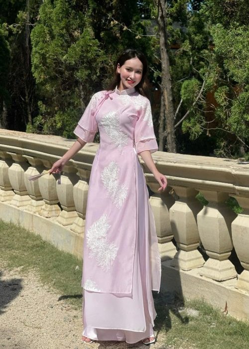 Áo Dài Cách Tân Cẩm Tú