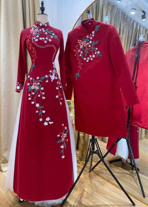 Cặp Áo dài đỏ cặp kết hoa đào