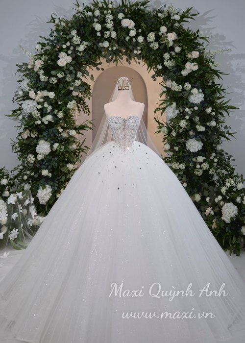 Đầm Cưới Cúp Ngực Đính Đá Sang Trọng