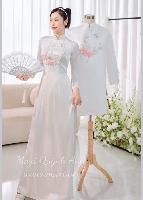 Cặp Áo dài cô dâu chú rể kết vòng hoa