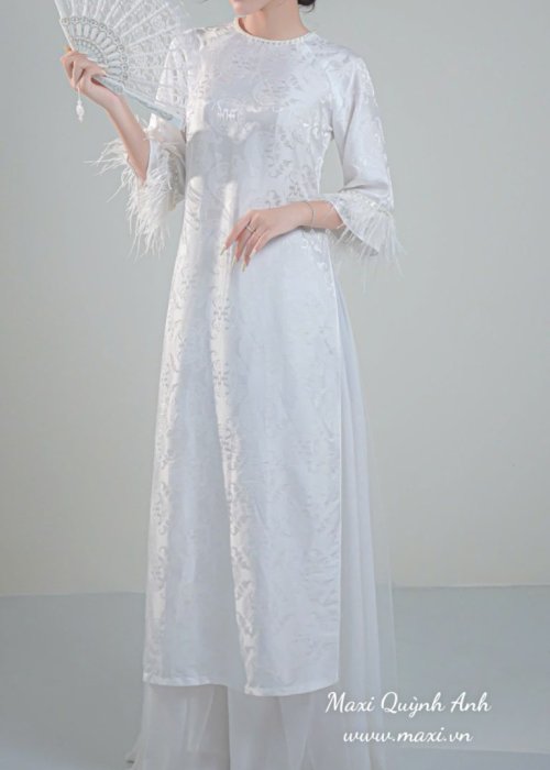 Áo Dài Suông Thanh Khiết Lông Vũ