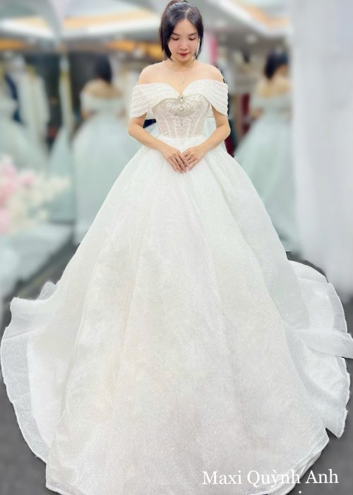 Váy Thiết Kế Trễ Vai Đính Đá