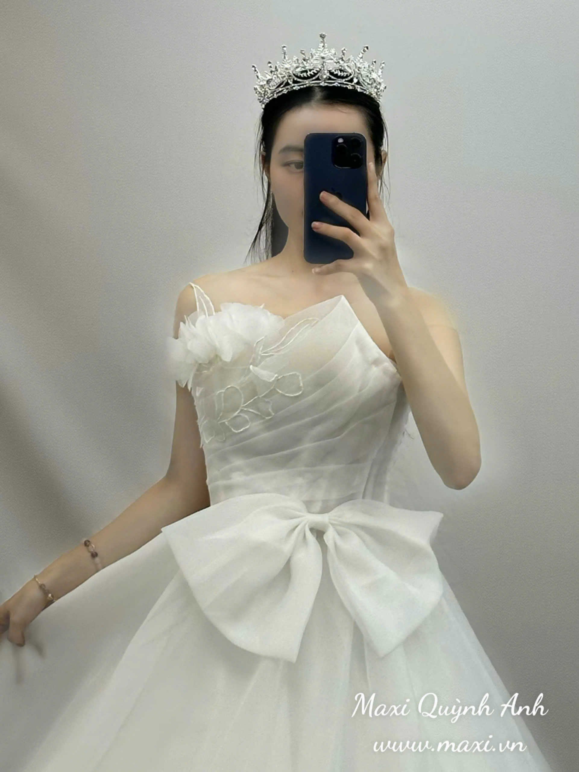 z6677396049698_b7daf3829ecc90552d436c37abe403f2