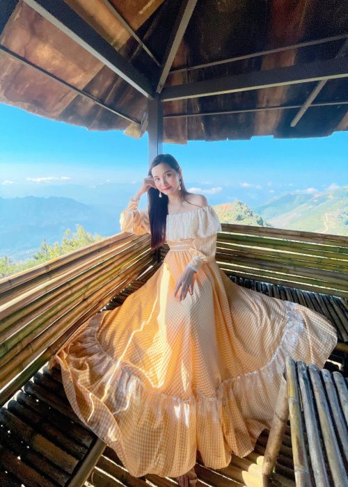 Đầm Maxi Caro Trễ Vai Tay Dài Phong Cách Tiểu Thư