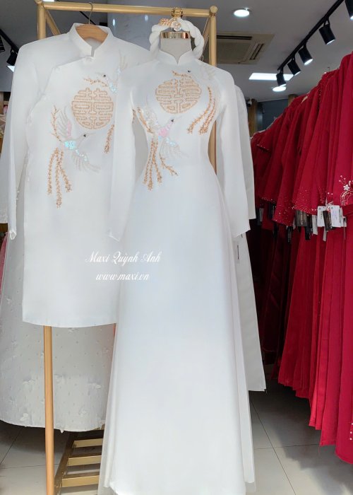 Cặp Áo Dài Cưới Uyên Ương Sum Họp