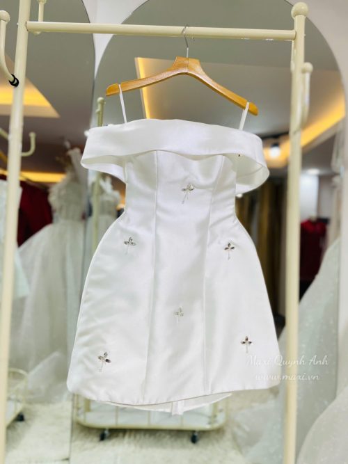 Váy Cưới Trễ Vai Đính Đá