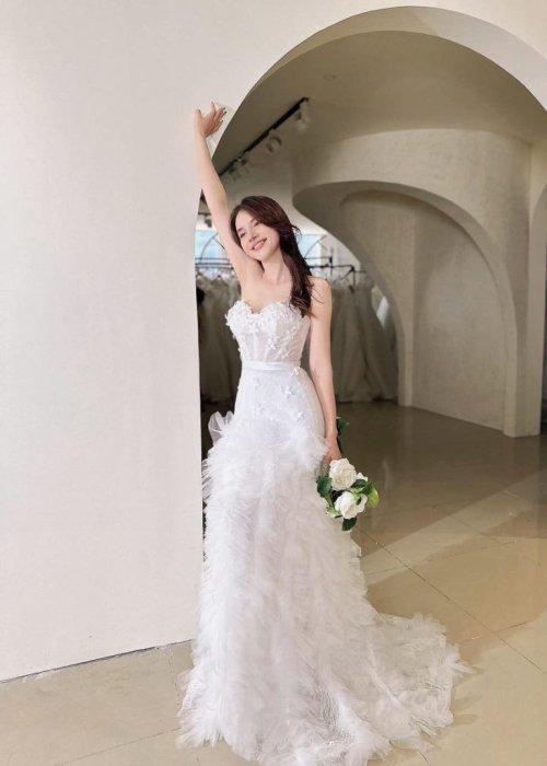 Váy Body Cup Ngực Lông Vũ Sang Trọng