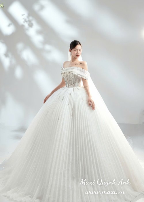 Váy Trễ Vai Đính Đá Sang Trọng