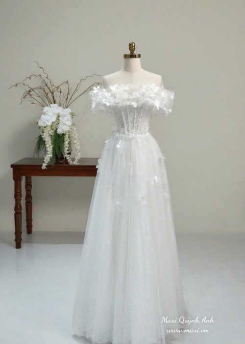 Váy Cưới Trễ Vai Kết Hoa Sang Trọng