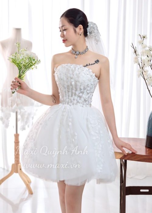 Váy Cưới Form Ngắn Phối Hoa Sang Trọng