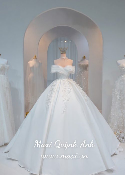 Váy Cưới Trễ Vai Kết Hoa Tùng Sang Trọng