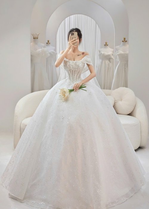 Váy Cưới Trắng Tinh Khôi Dáng Suông