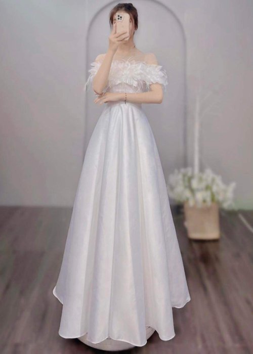 Váy Cưới Cao Cấp Phi Trắng Trễ Vai Kết Hoa