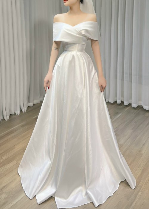 Váy Cưới Trắng Thiết Kế Trễ Vai