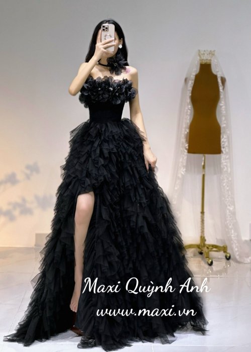 Váy Cưới Bèo Tầng Thiết Kế Xẻ Tà