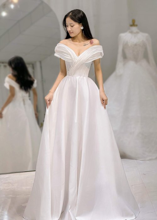 Váy Cưới Trắng Cao Cấp Trễ Vai Xếp Ly