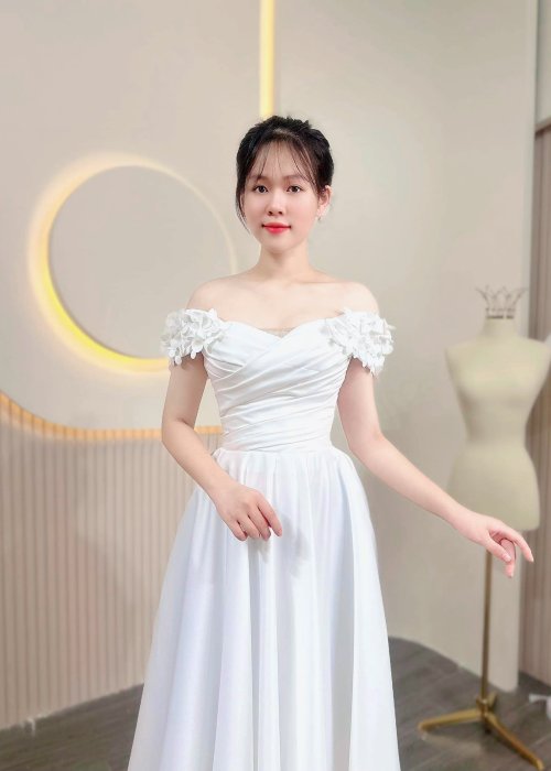 Váy Cưới Trễ Vai Ngang Chữ A