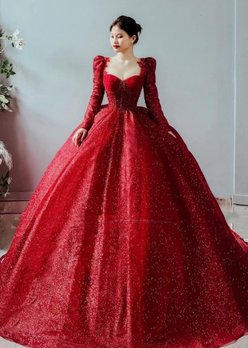 Váy Cưới Đỏ Đính Kim Sa Trễ Tay Dài