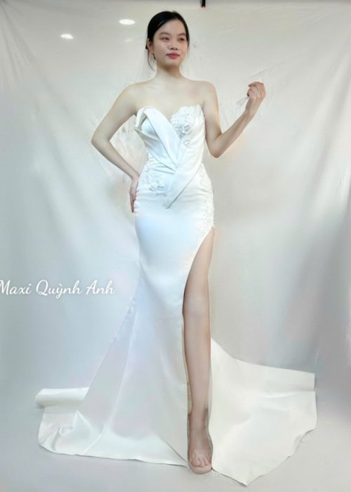 Váy Cưới Body Cúp Hoa Ngực