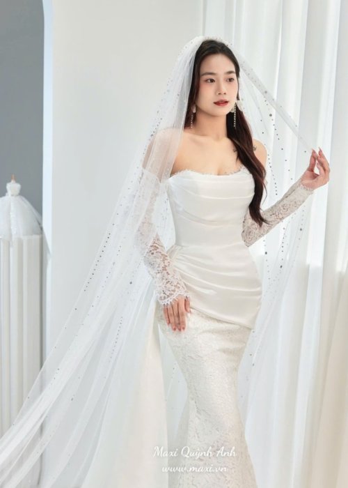 Váy Cưới Tay Ren Phong Cách Retro