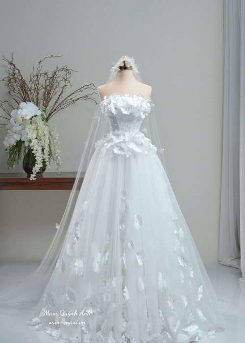 Váy Cưới Cúp Ngực Hoa 3D