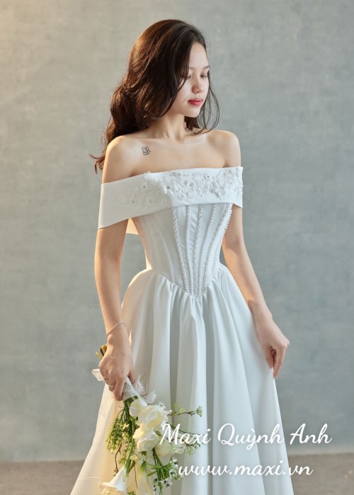 Váy Cưới Phi Trắng Eo Đai Nhọn Thiết kế Đính Họa Tiết Sang Trọng