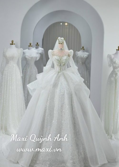 Váy Cưới Kim Sa Tay Dài Phối Vòng Cổ Ngọc Sang Trọng