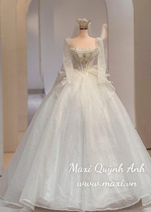 Váy Cưới Cổ Vuông Tay Dài Đính Đá