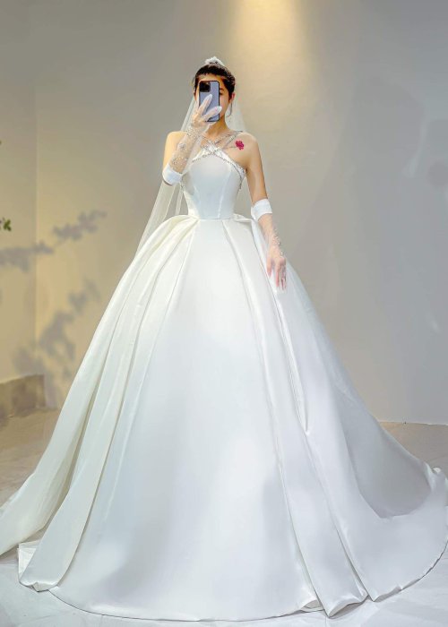 Váy Cưới Cổ Yếm Phi Trắng
