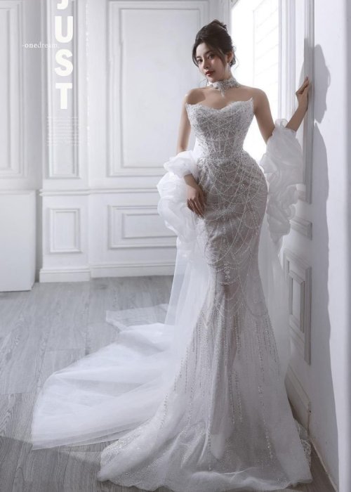 Váy Cưới Body Kim Sa Phối Choàng Bồng Sang Trọng