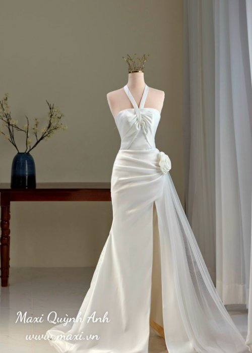 Váy Cưới Body Cổ Yếm Phi Tao Nhã