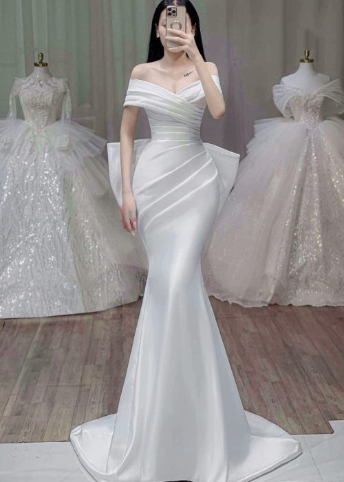 Váy Cưới Body Trễ Vai Xếp Ly Nhẹ Nhàng