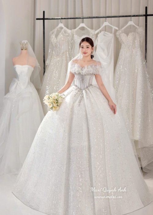 Váy Cưới Trễ Vai Phối Hoa Cao Cấp