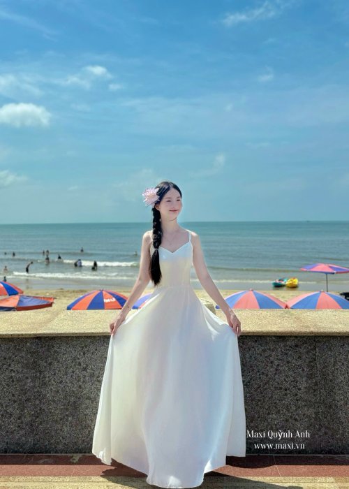 Maxi Đi Biển Hở Lưng Tinh Khôi