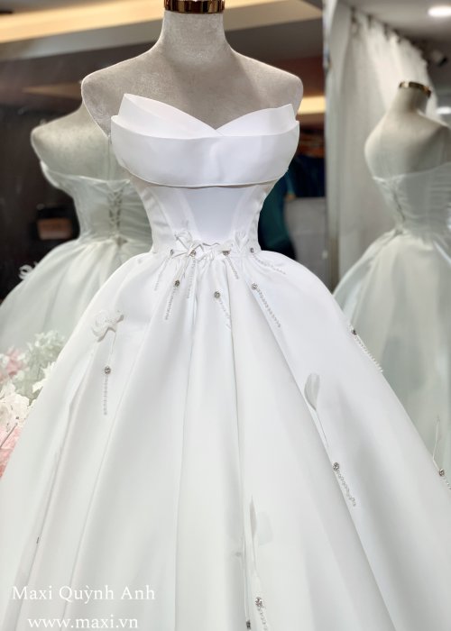 Váy Cưới Cúp Ngực Chữ V Hiện Đại