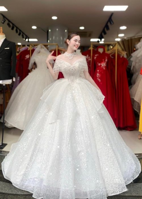 Váy Cưới Kim Sa Trễ Vai Pha Lê Sang Trọng
